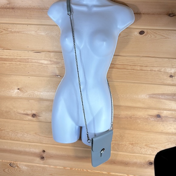 Crossbody bag **NEW** 4.5"x7" Gray - Picture 2 of 10